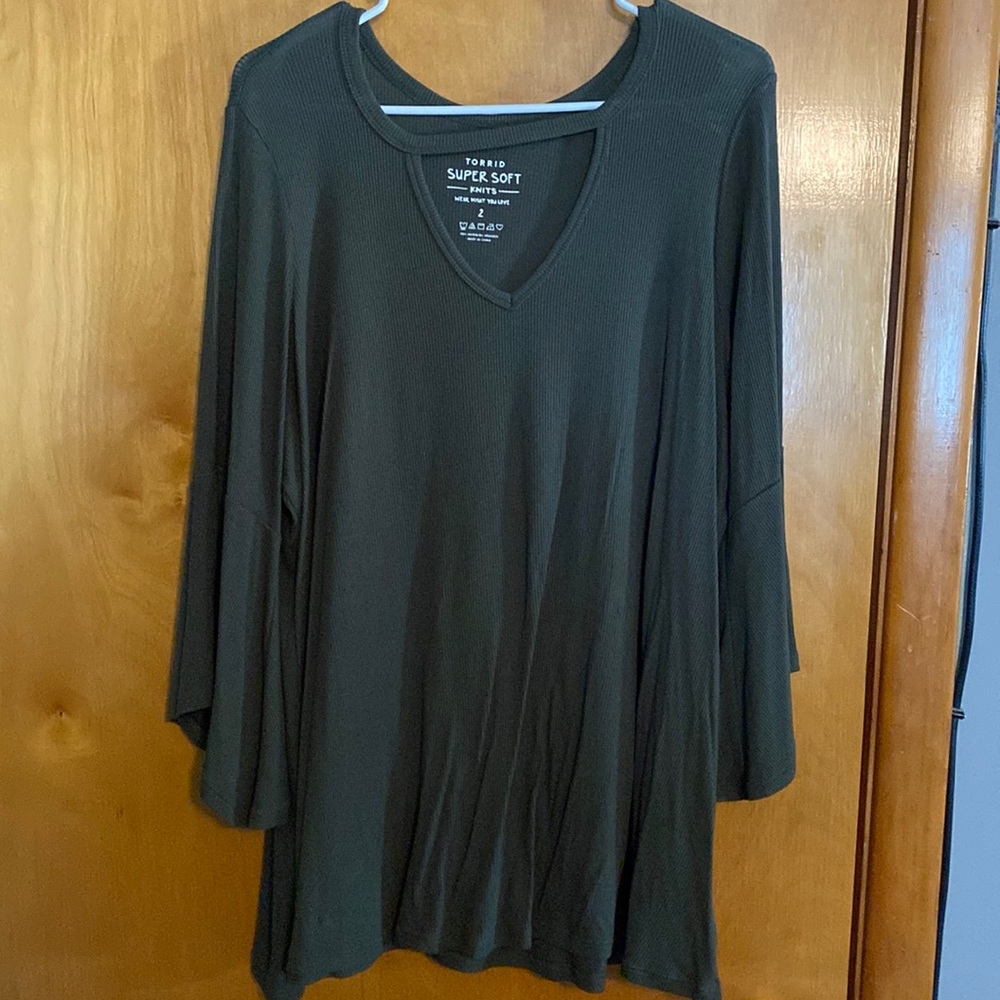 Green Torrid Size 2 top with bell sleeves